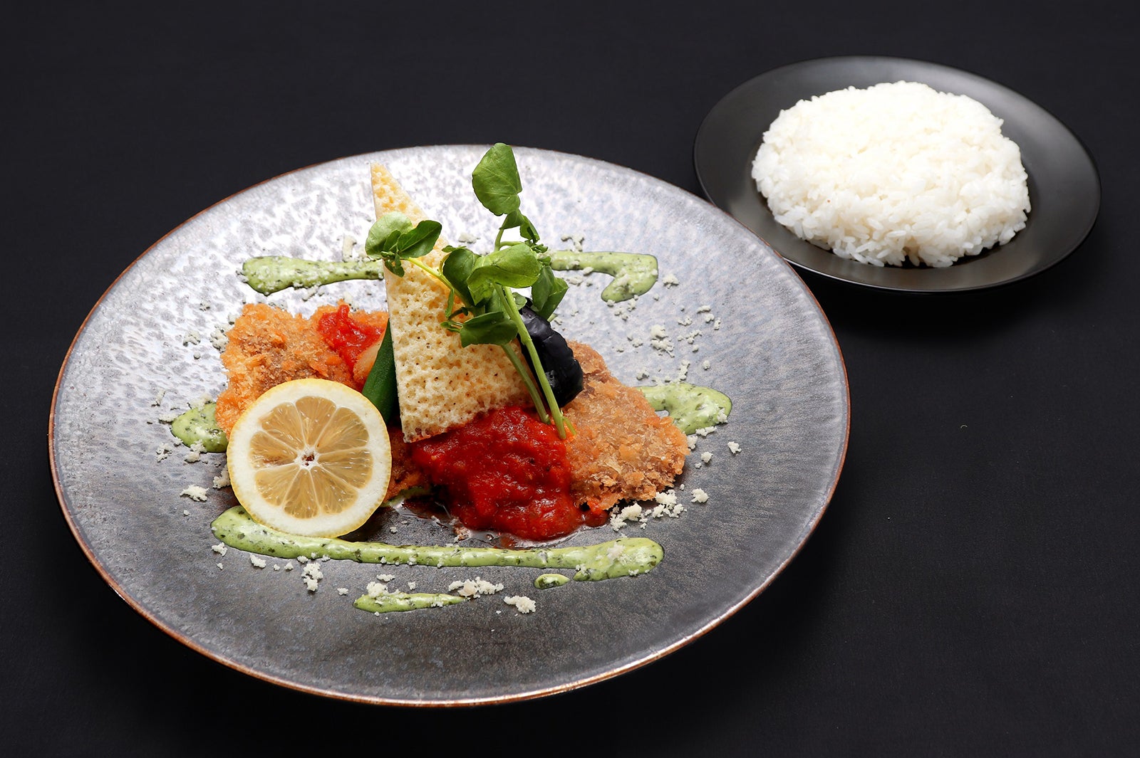 ギレン・ザビ料理 格式を重んじるシュニッツェル  1,320円／画像提供：BANDAI SPIRITS