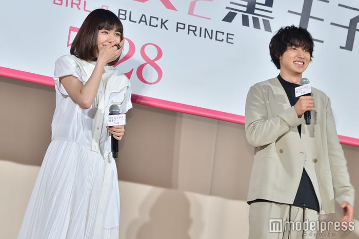 二階堂ふみ、山崎賢人(C)モデルプレス