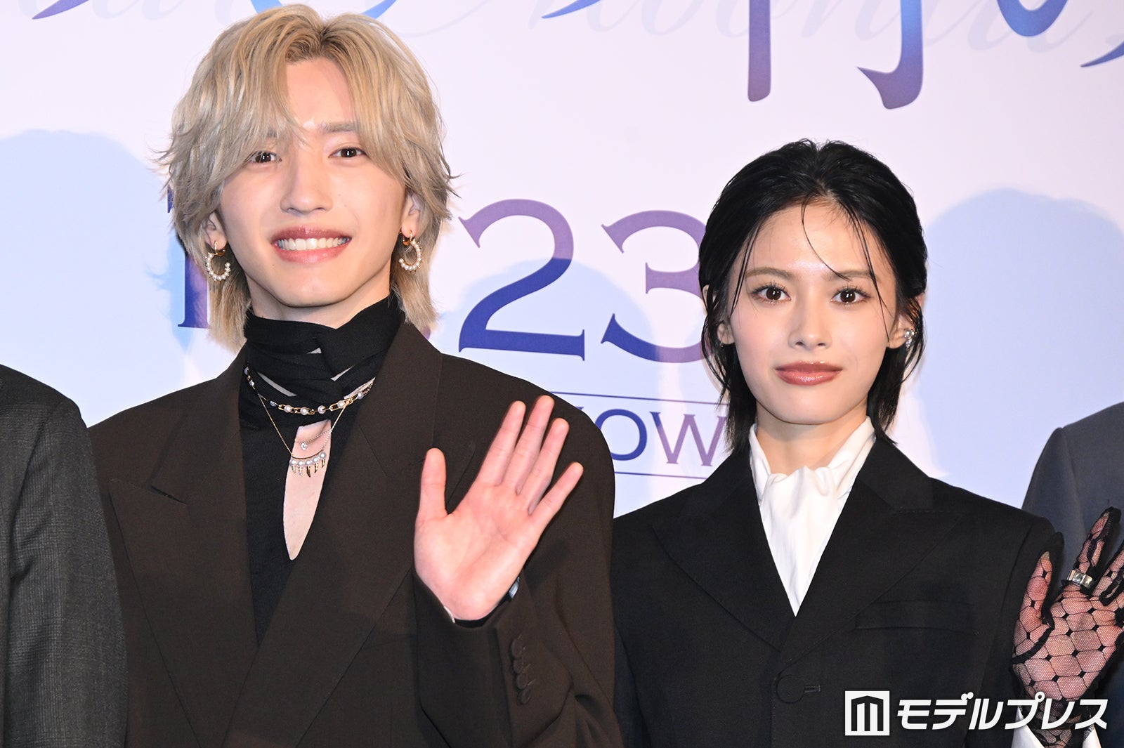 なにわ男子・道枝駿佑、王子役との違いは「恋愛手慣れなところ」安斉星来とうるわしい“W王子”スタイリングで登場【うるわしの宵の月】