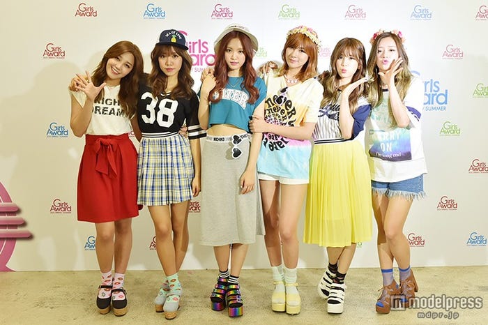 Apink(左から)ウンジ、ナムジュ、ナウン、ハヨン、チョロン、ボミ