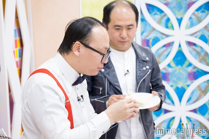 試食の様子(C)モデルプレス