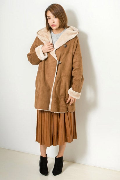 フェイクムートンコート「Re:EDIT by GALSTAR」5,698円（税込）／画像提供：Re:EDIT by GALSTAR
