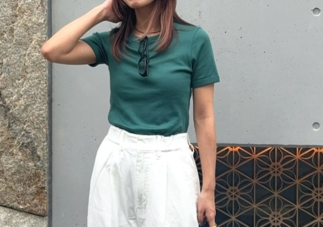 ただのワンツーコーデは手抜きに見えちゃう！大人の「Tシャツ」おしゃれな着こなし方