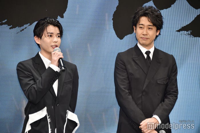 長尾謙杜のアクションを絶賛した大泉洋(C)モデルプレス