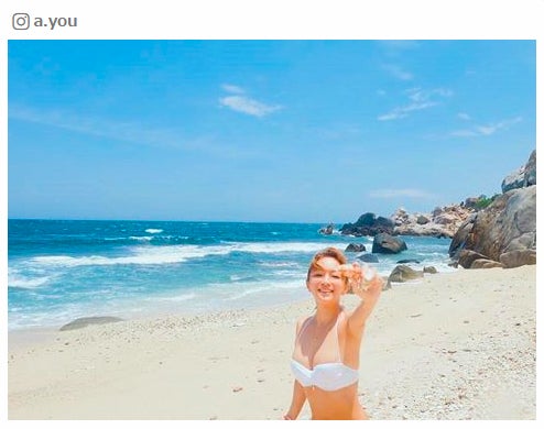 浜崎あゆみ、白ビキニ姿がまぶしいほどの美しさ 