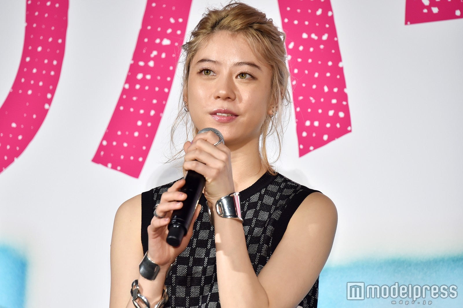 （C）モデルプレス