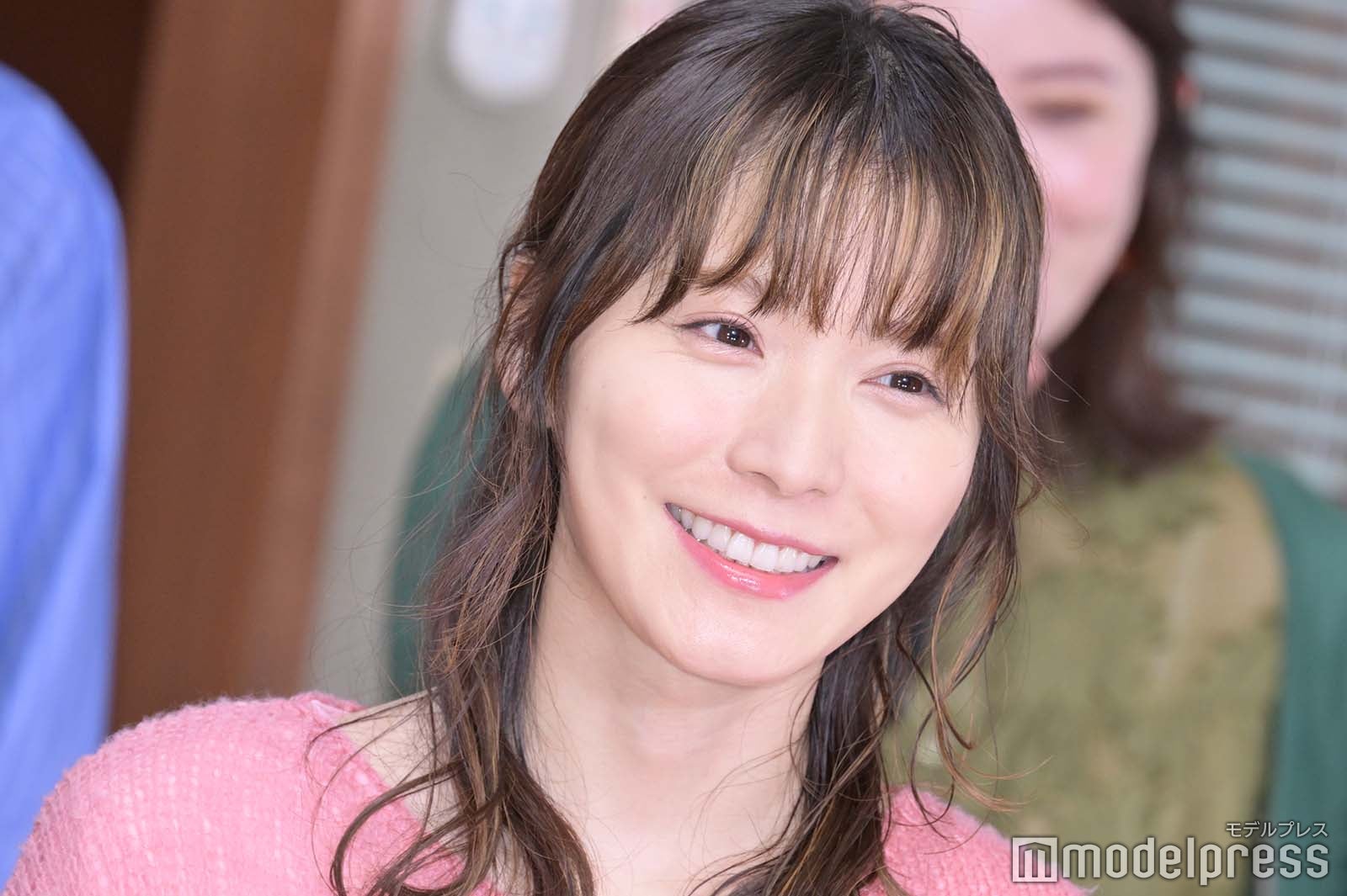 松岡茉優、“人生激変”推し活を推奨 会見でハロプロ愛熱弁＜ゆりあ先生の赤い糸＞