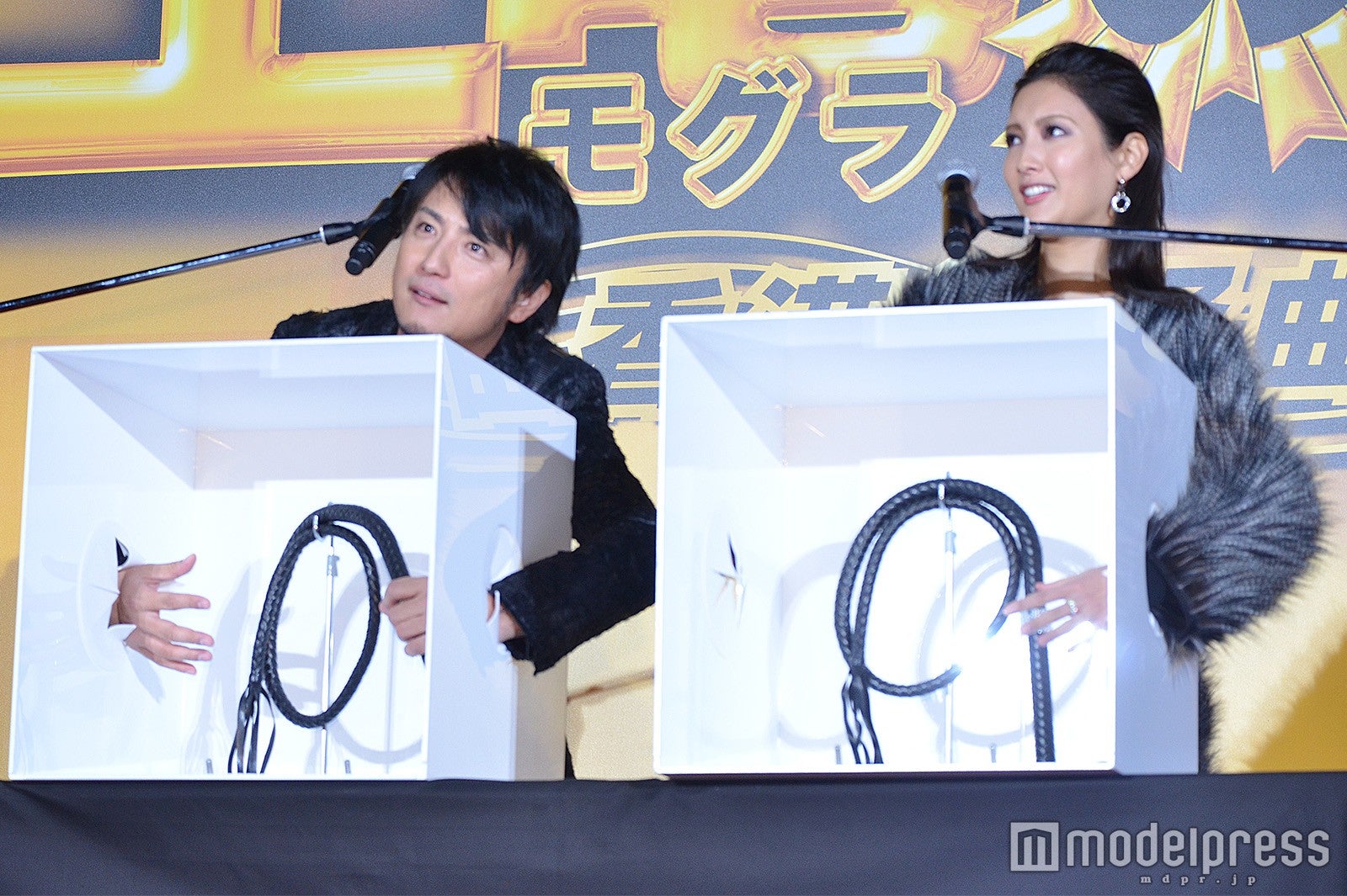 上地雄輔と菜々緒（C）モデルプレス