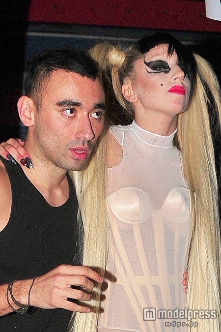 レディー・ガガの元スタイリストが激白「彼女は1日に12回着替える」