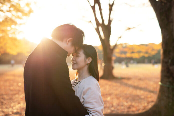 愛と依存の境目はどこ？ セルフチェックで「好き」の本質を見極めよう