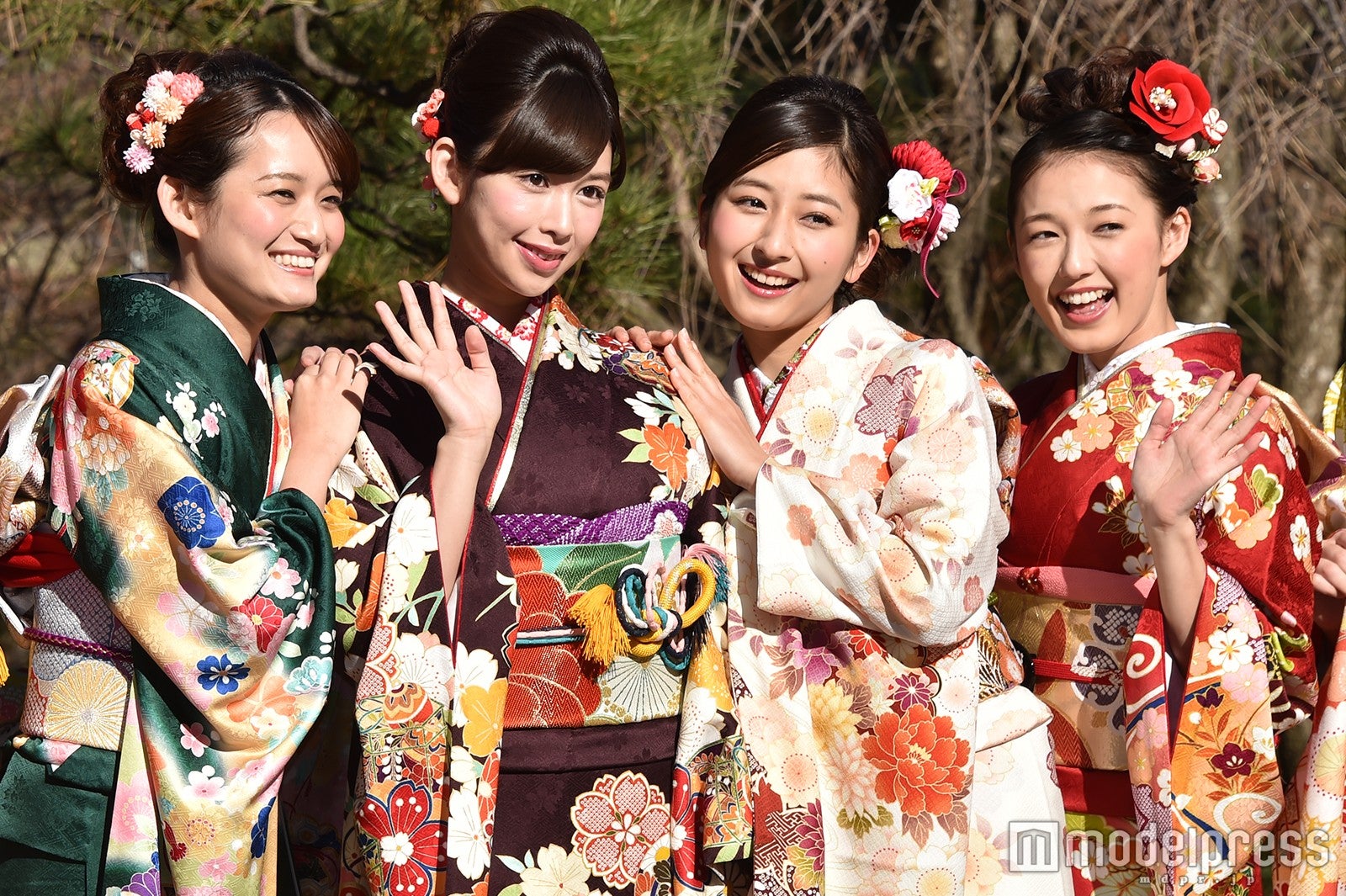 高尾美有さん、結城モエさん、岡田彩花さん、松井りなさん （C）モデルプレス