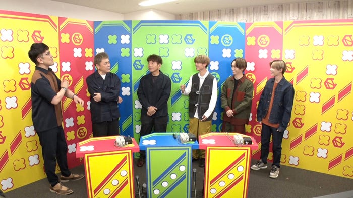 (左から)土田晃之、くりぃむしちゅー(有田哲平、上田晋也)、高橋恭平、藤原丈一郎、長尾謙杜(C)テレビ朝日