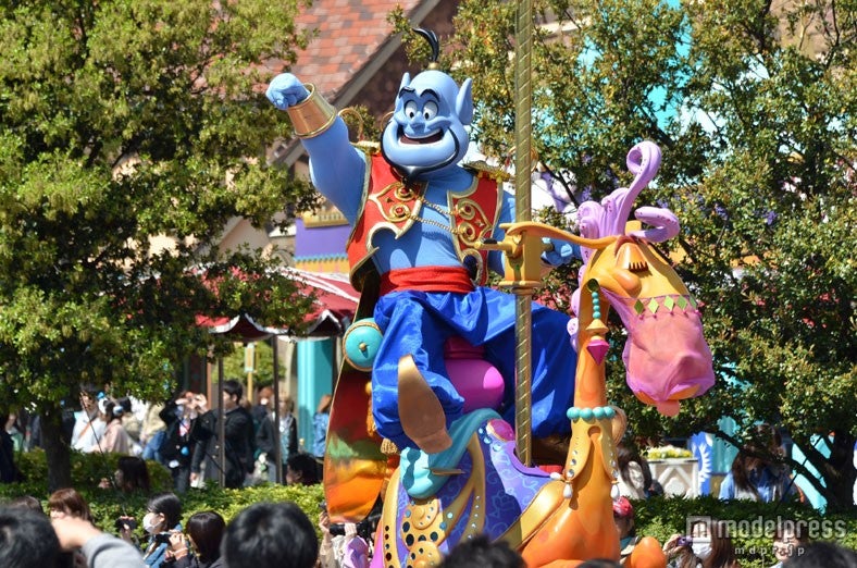 東京ディズニーリゾート30周年パレードがスタート／「ハピネス・イズ・ヒア」パレード公開