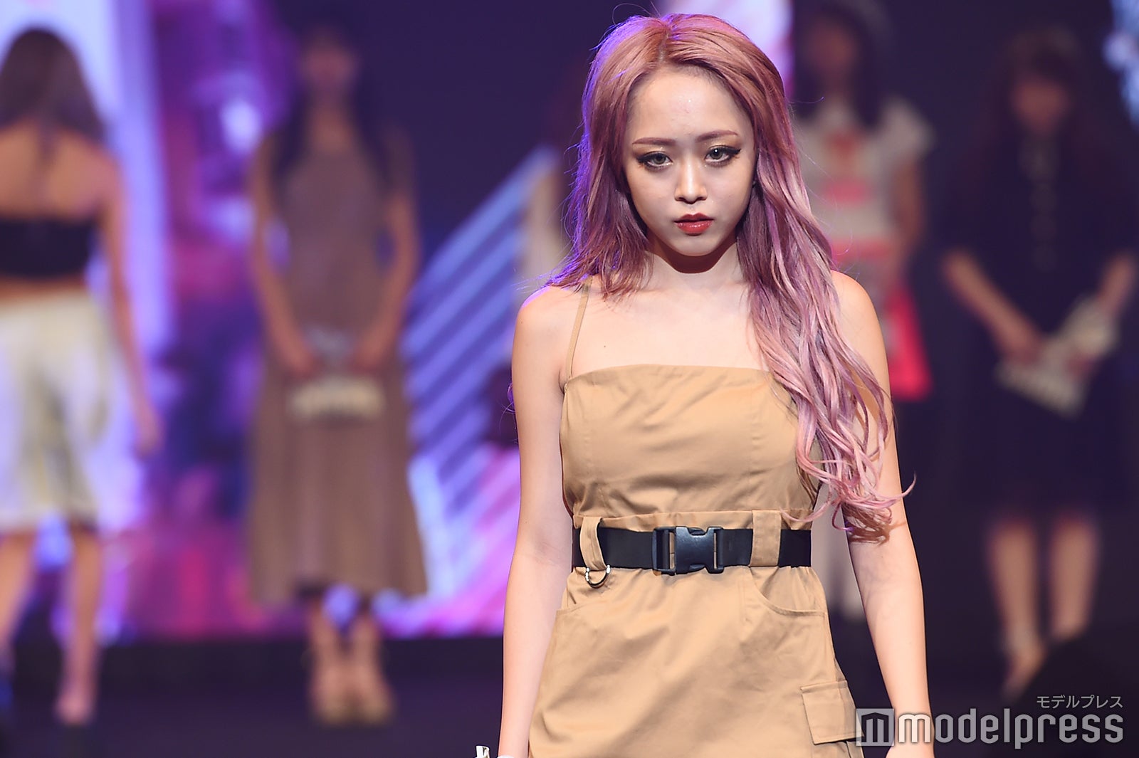 （C）モデルプレス