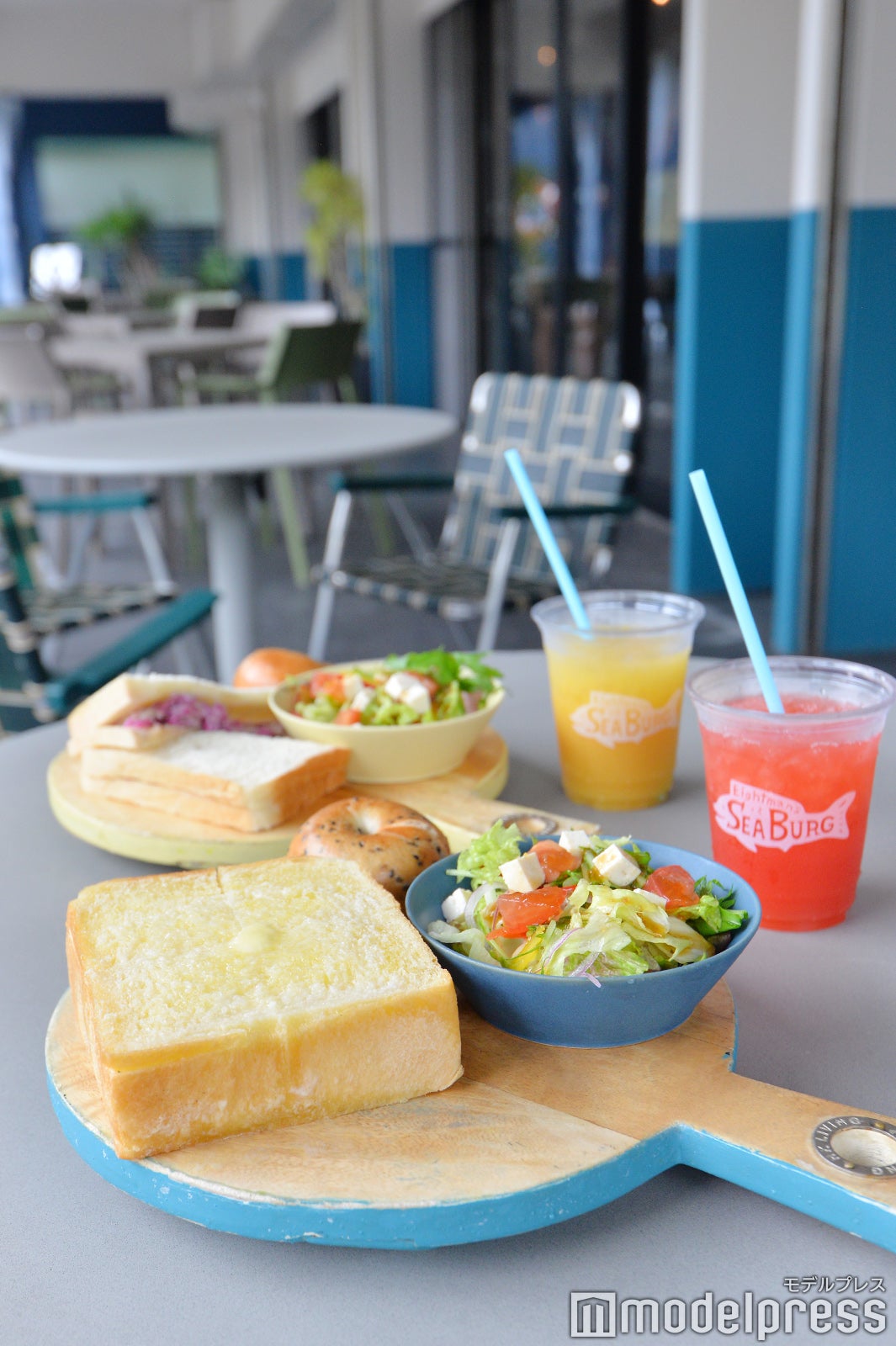 バターがたっぷり染み込んだ厚切りバタートーストもおすすめ（C）モデルプレス