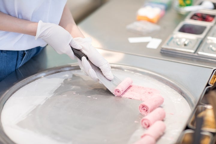 作っている様子／画像提供：株式会社Something NEW