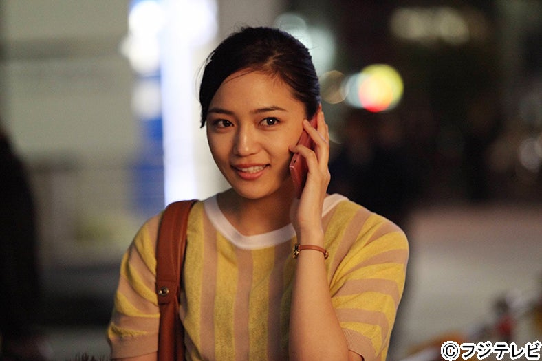 川口春奈／ドラマ「探偵の探偵」第1話より