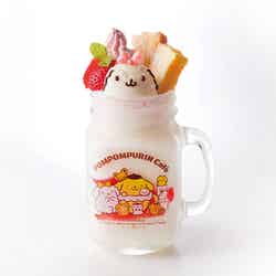 マカロンのベリーグッド★なヨーグルトシェイクドリンク990円(税抜)(C)1996, 2013,2018 SANRIO CO., LTD. APPROVAL NO.S584328