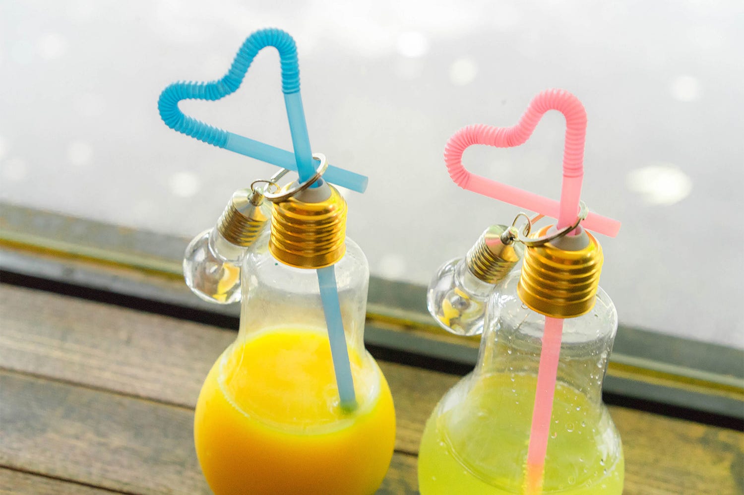 SNS映えばっちり!日本発「電球カクテル」の酒フェスを初体験 BBQ&流し素麺も