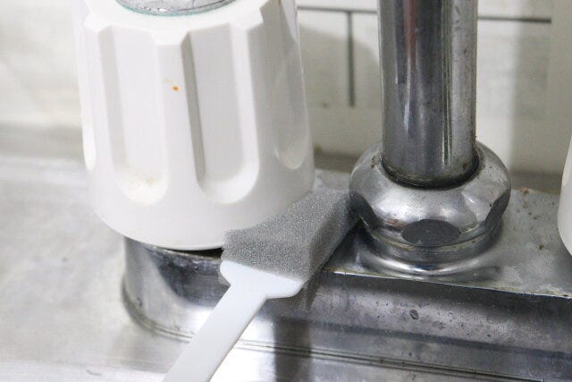 スポンジスティック　使用例　蛇口