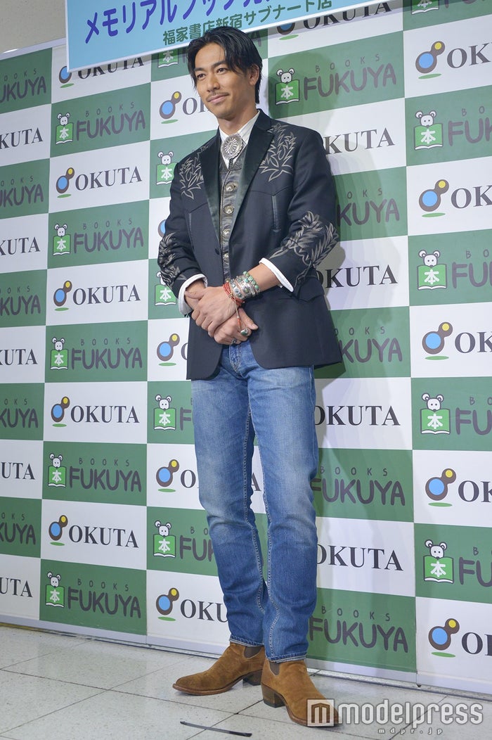 Exile Akira デビュー10周年記念作で袋とじ 衝撃的な写真 モデルプレス Exile Akira デビュー10周年記念作で袋とじ 衝撃的な写真 モデルプレス
