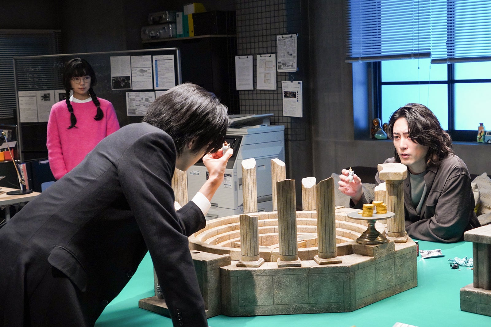 古川琴音、桐山漣、間宮祥太朗「ACMA：GAME アクマゲーム」第4話より（C）日本テレビ