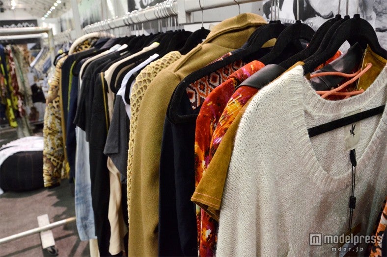 「One Teaspoon」の新作（「MAGIC」2013S／Sにて）