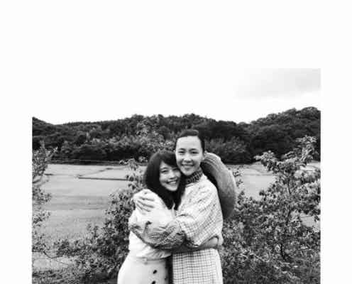 有村架純「ひよっこ」木村佳乃と親子ハグショット 「ゴールも、もう目の前です」
