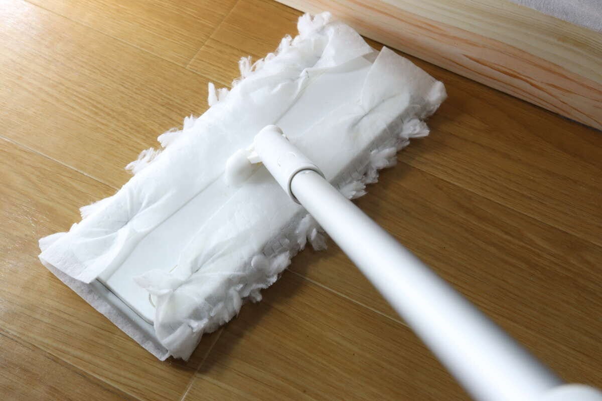 ダイソー ふわふわフローリング用シート ダイソーのふわふわフローリング用シートは床掃除におすすめ