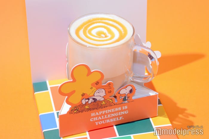 チャーリー・ブラウン カプチーノwith ブラウン シュガー(C)モデルプレス