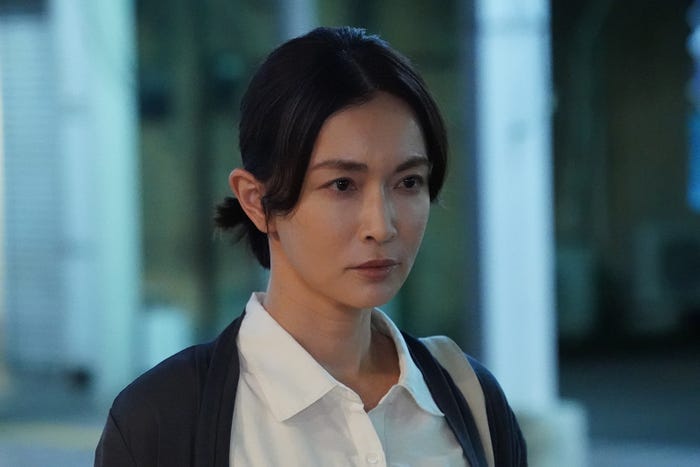 長谷川京子「降り積もれ孤独な死よ」最終話より(C)井龍一・伊藤翔太/講談社(C)ytv