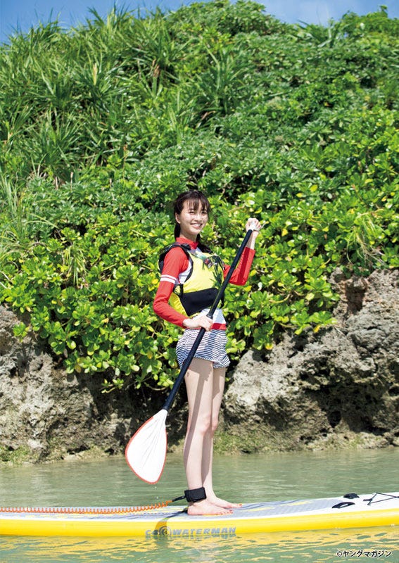 岡崎紗絵(C)佐藤佑一 /ヤングマガジン