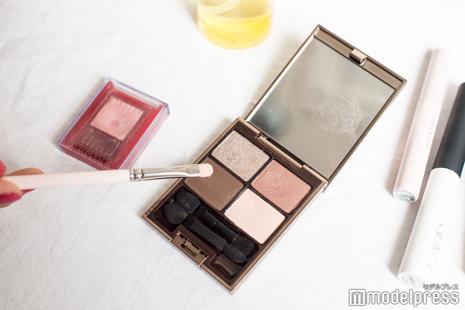 ルナソルパーティアイズEX01ロージィブラウン （C）モデルプレス