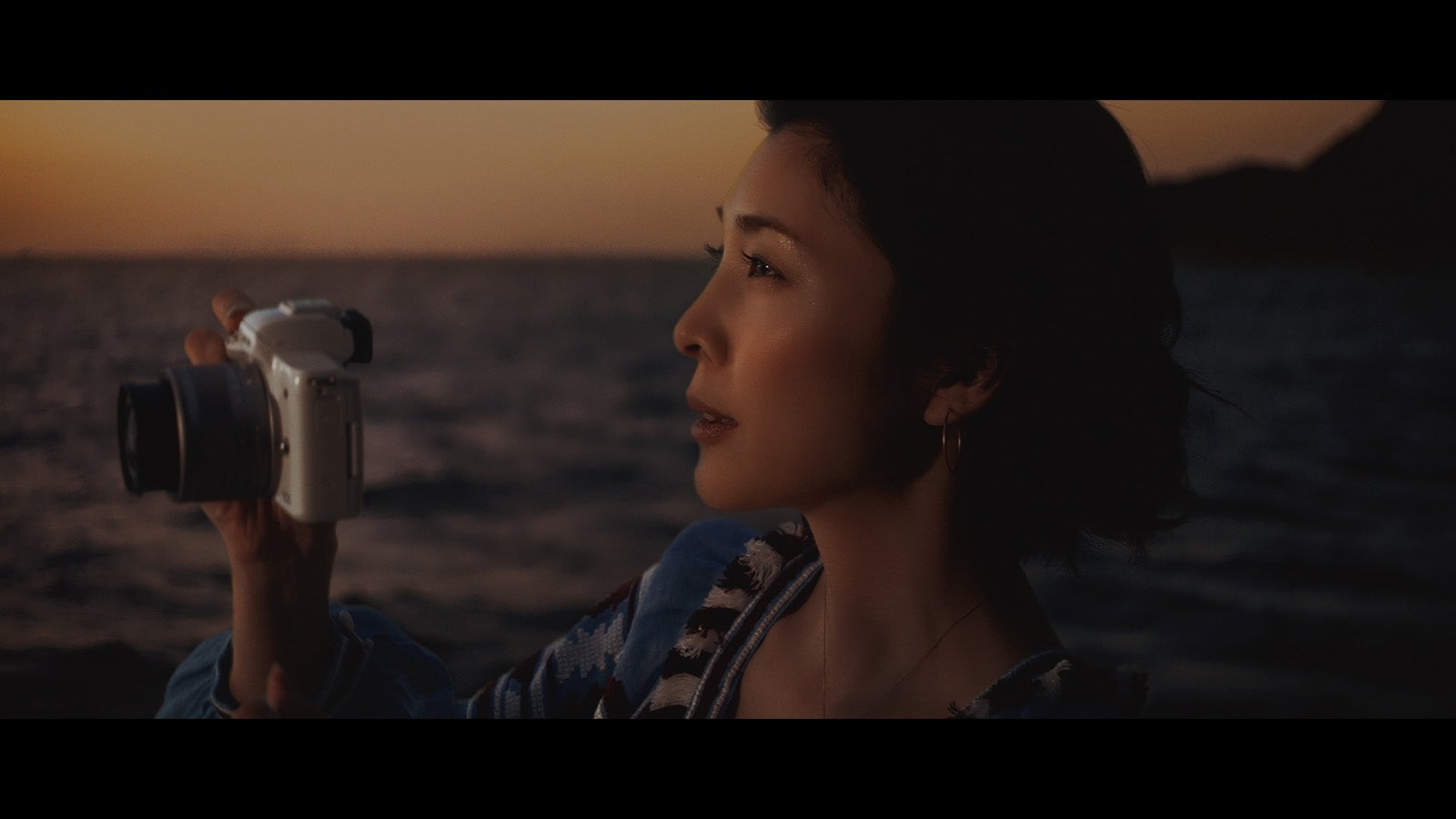 竹内結子出演の新CM『KISS is my life.』篇より（提供写真）