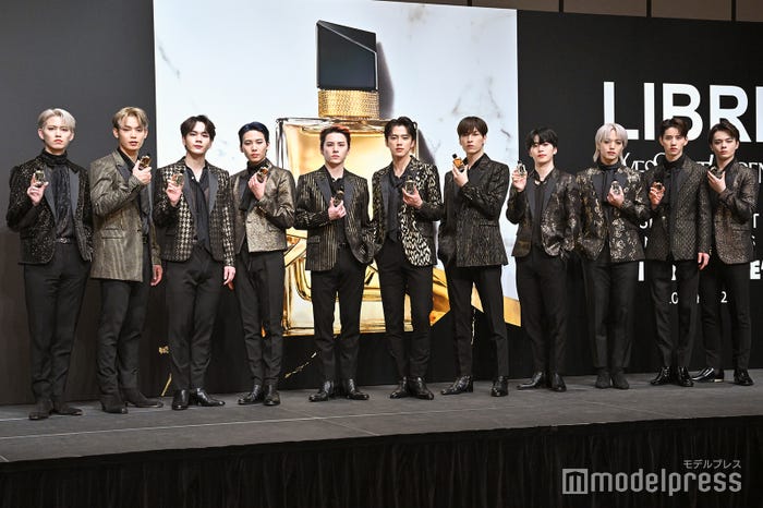 JO1(左から)白岩瑠姫、與那城奨、豆原一成、川尻蓮、川西拓実、河野純喜、金城碧海、木全翔也、大平祥生、佐藤景瑚、鶴房汐恩(C)モデルプレス