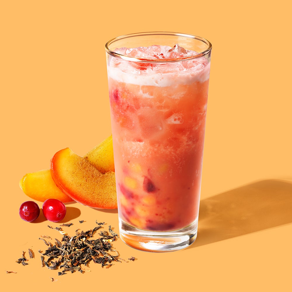 アップル クランベリー＆ブラック ティー（アイス）／画像提供：スターバックス コーヒー ジャパン