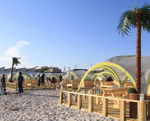 東京・立川に南国ビーチパーク「タチヒビーチ」が誕生 BBQに砂風呂…“海のない”異色のリゾート空間