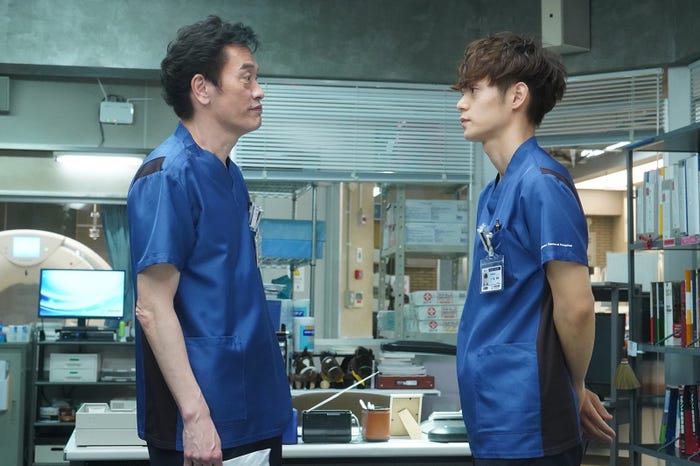 遠藤憲一、窪田正孝/「ラジエーションハウスⅡ~放射線科の診断レポート~」第5話より(C)フジテレビ