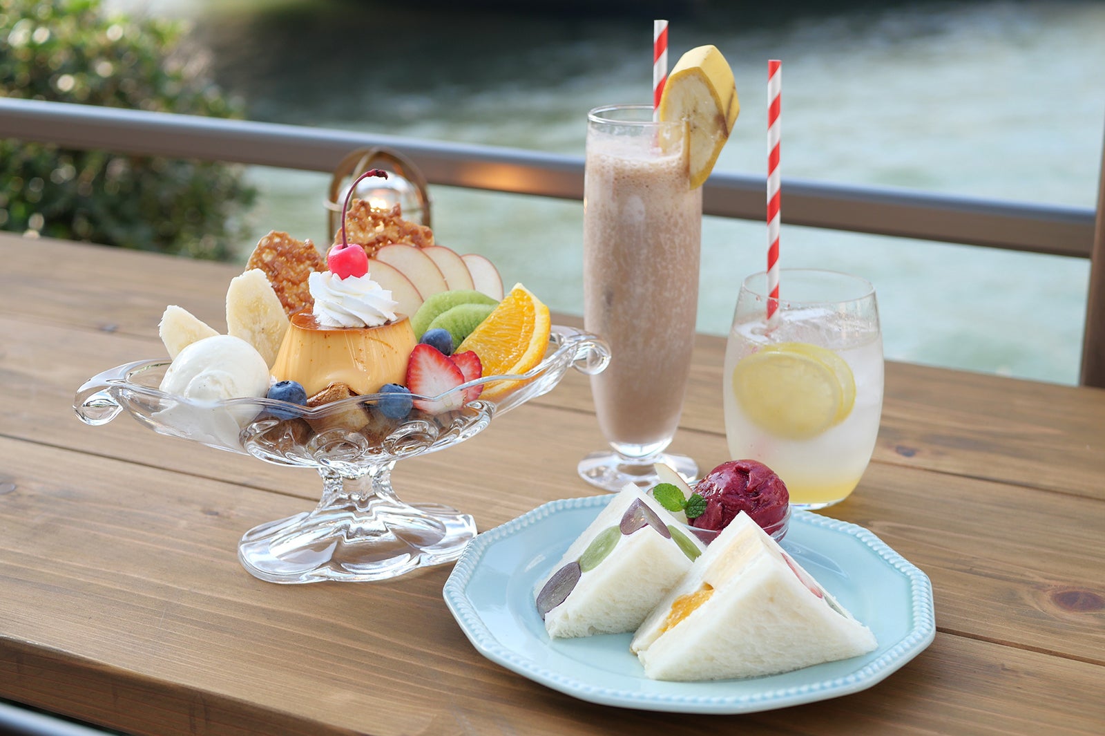 フツウニフルウツ土佐堀パーラー／画像提供：日と々と