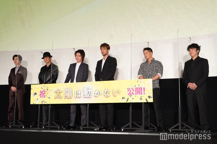 日向亘、佐藤浩市、藤原竜也、竹内涼真、市原隼人、羽住英⼀郎監督 (C)モデルプレス