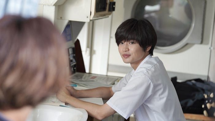 西垣匠/「みなと商事コインランドリー」第9話より(C)缶爪さわ・椿ゆず/KADOKAWA/「みなと商事コインランドリー」製作委員会