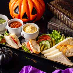 ハロウィンスイーツビュッフェ2023「魔法使いと魔女のティーパーティー」/提供画像