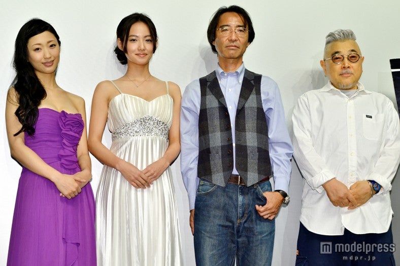 左から：壇蜜、間宮夕貴、大石圭氏、石井隆監督