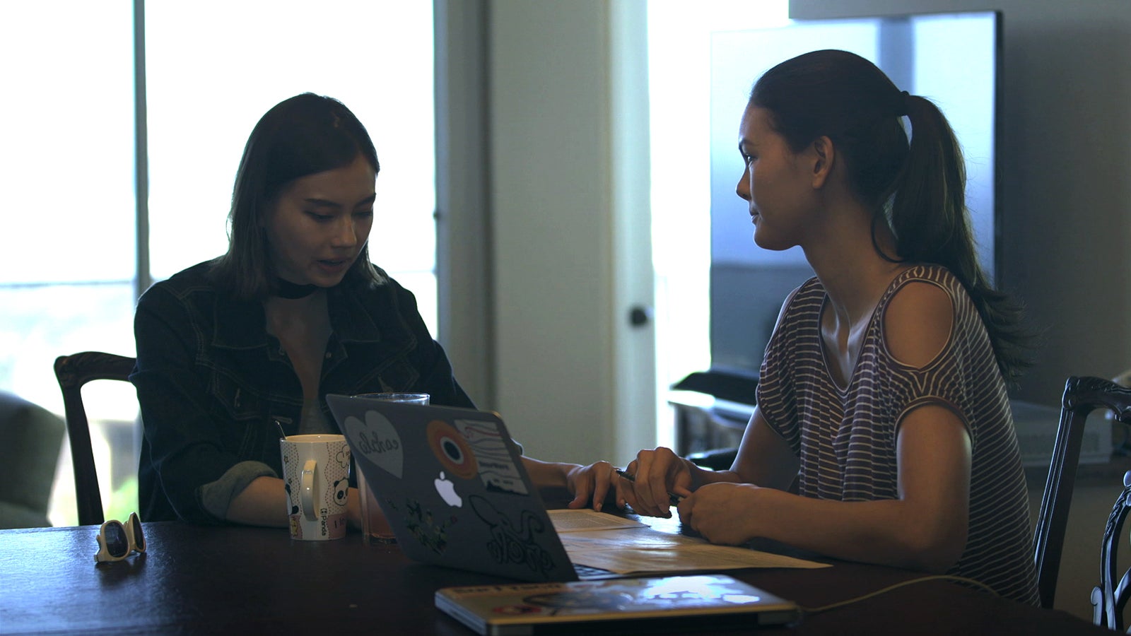 ローレン、姉『TERRACE HOUSE ALOHA STATE』5th WEEK（C）フジテレビ／イースト・エンタテインメント 