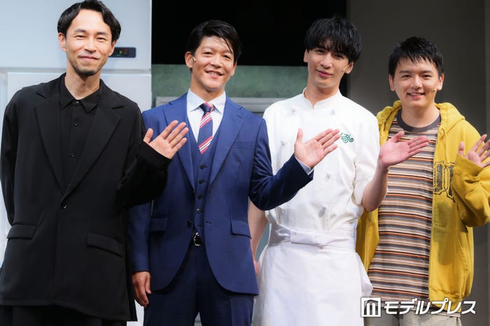 (左から)西田征史氏、駿河太郎、藤井流星、濱田龍臣(C)モデルプレス