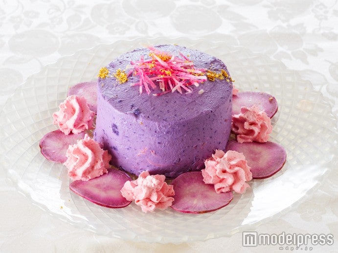 パステルバイオレットのベジデコサラダ（R）／画像提供：和秀