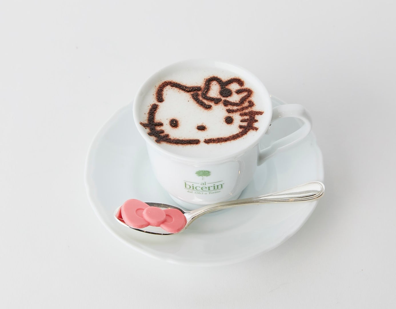 Bicerin×Hello Kittyスペシャルカプチーノ￥1,210（税込）（C）1976，2020 SANRIO CO．，LTD．APPROVAL NO．L611710