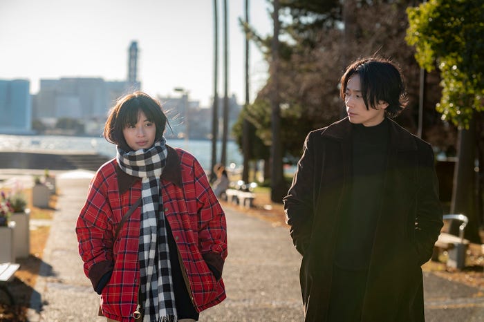 広瀬すず、川上洋平/「夕暮れに、手をつなぐ」第3話より(C)TBS