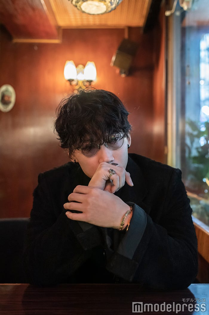 綾野剛(C)モデルプレス