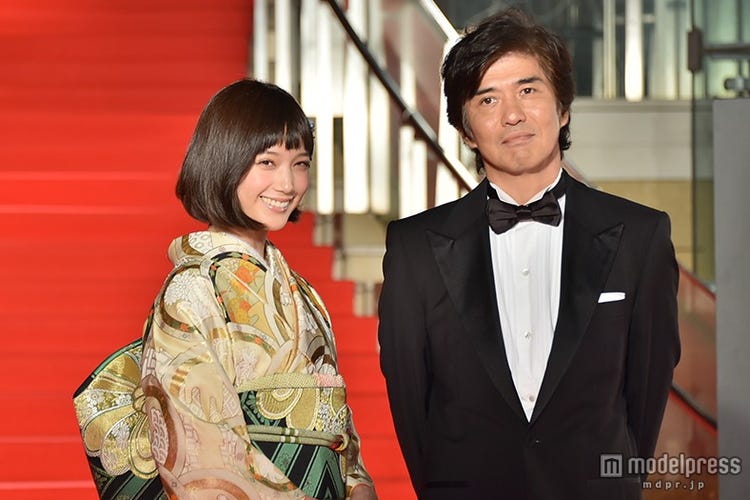 画像1 8 本田翼 しっとり着物姿でレッドカーペットに登場 ばっさースマイル に観客釘付け モデルプレス 画像1 8 本田翼 しっとり着物姿でレッドカーペットに登場 ばっさースマイル に観客釘付け モデルプレス